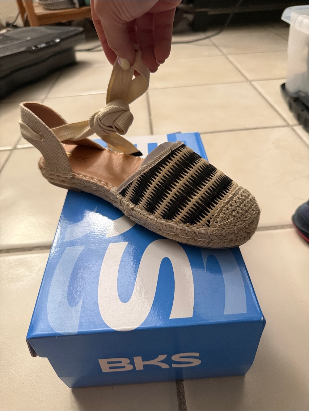 Blk and Raffia Espadrille Wrap Around Size 7